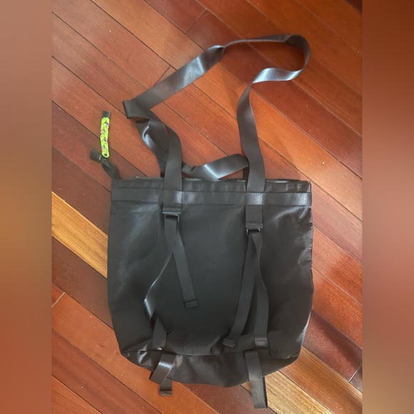 Black backpack/tote - Picture 4 of 4